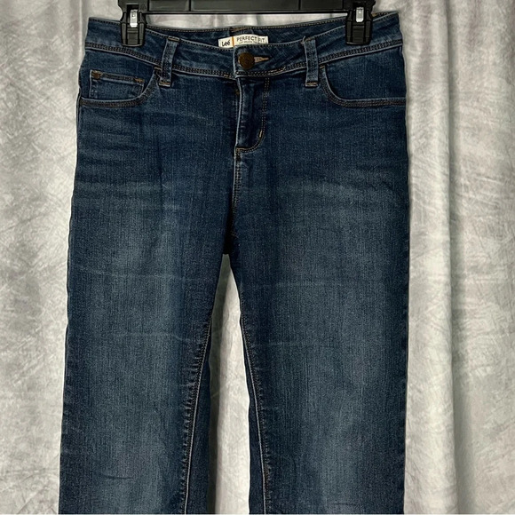 Lee Perfect Fit Just Below The Waist Medium Dark Wash Jeans - size 4 - Picture 2 of 10